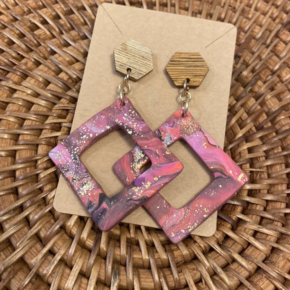Fun dangle earrings - Picture 1 of 4